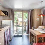 Huttopia Le Moulin キャンプ場 3*
