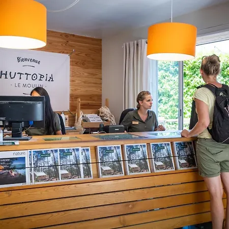 Huttopia Le Moulin مكان تخييم Saint-Martin-dʼArdèche