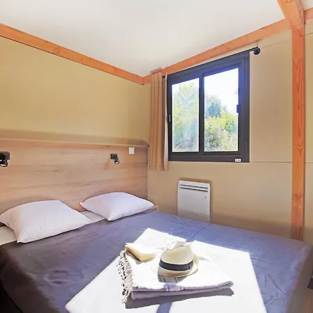 Kemping Huttopia Le Moulin 3*